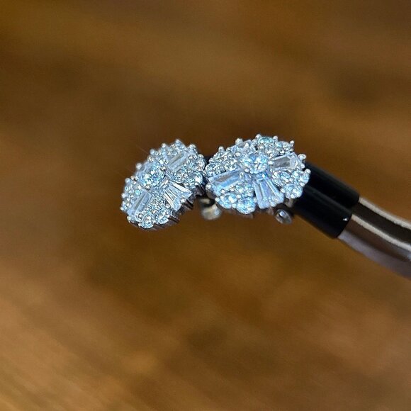 Snowflake 925 Silver Cz Stud Earrings - Picture 5 of 7